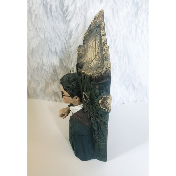 Sold! NECA Harry Potter And Hedwig 3-D Bookend - Picture 3 of 5